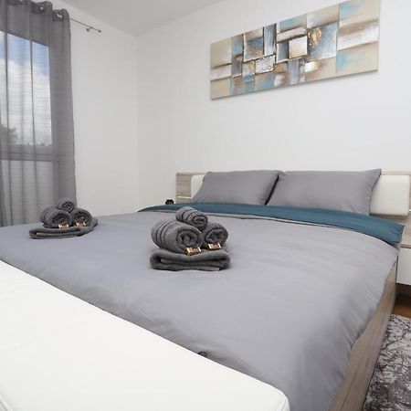 Apartman Perla Deluxe Porec Esterno foto