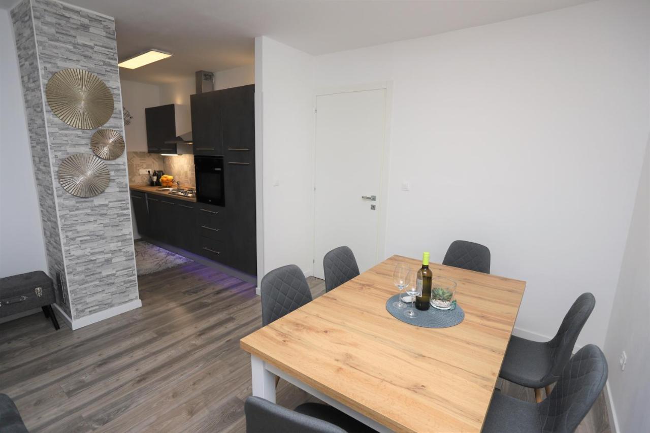 Apartman Perla Deluxe Porec Esterno foto