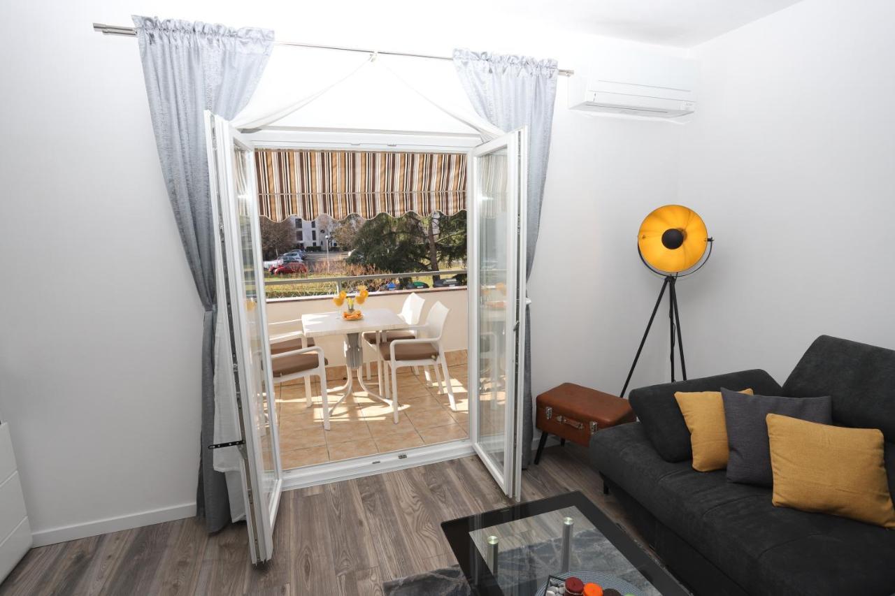 Apartman Perla Deluxe Porec Esterno foto