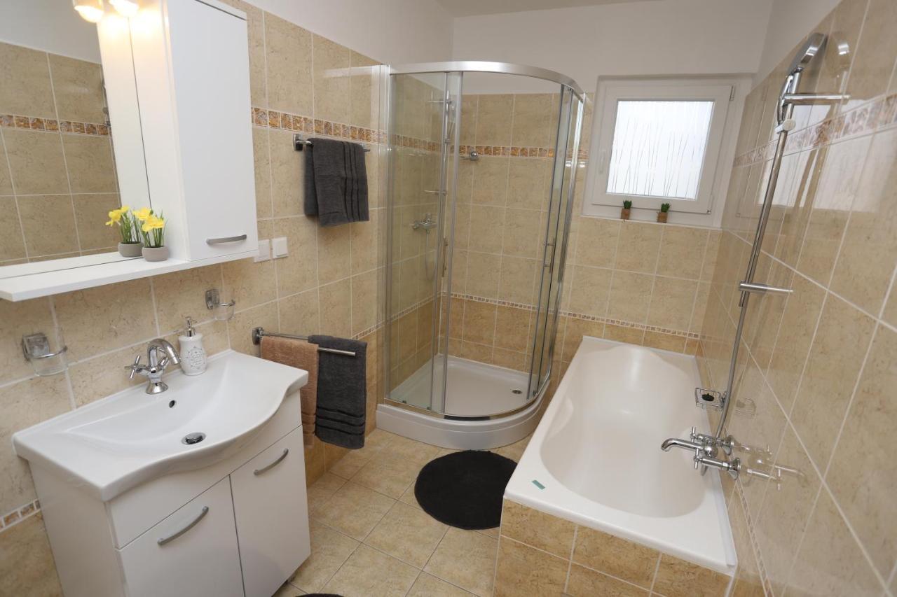 Apartman Perla Deluxe Porec Esterno foto