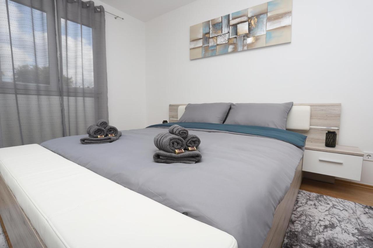 Apartman Perla Deluxe Porec Esterno foto